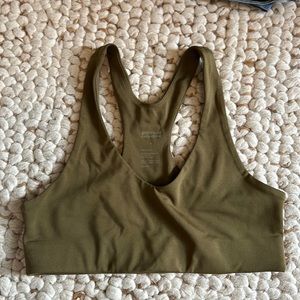 Girlfriend Collective Lola Float Sports Bra in Fern